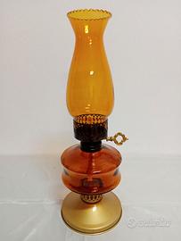 Lampada a petrolio in vetro