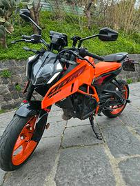 KTM Duke 390 anno 2024