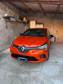 Renault clio full hybrid techno 2023