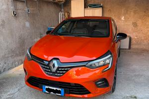 Renault clio full hybrid techno 2023