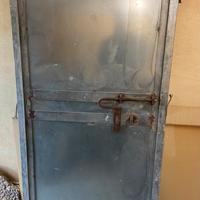 Porta in ferro e zincato con telaio