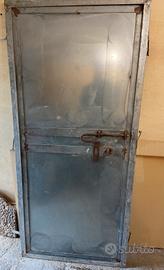 Porta in ferro e zincato con telaio
