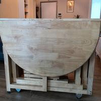 tavolo pieghevole con sedie