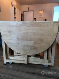 tavolo pieghevole con sedie