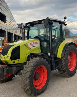 Trattore Claas Arion 410