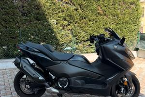 tmax 560 2022