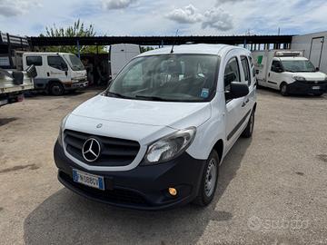 Mercedes citan 1.5 dci autocarro 5 posti 018