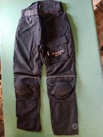 pantaloni da moto