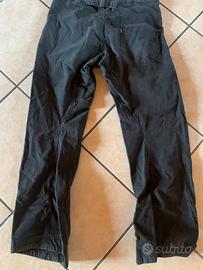Levis Engeenered Velluto - Size 32 USA (46 ITA)