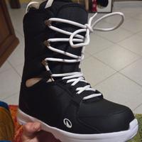 Scarpone  snowboard Quechua 43 NUOVO 