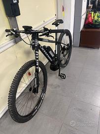 E-mtb cannondale  taglia m