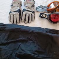 attrezzatura sci , scarponi,pantaloni,maschere,sci