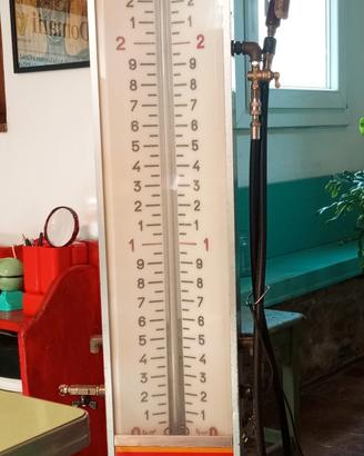 colonnina Aria pressione no distributore benzina s