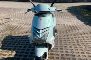 scooter aprilia leonardo