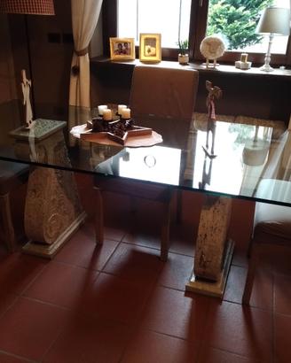 tavolo in cristallo gambe in travertino