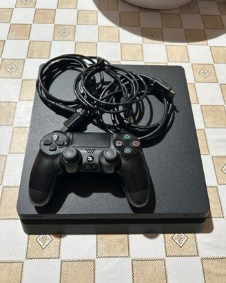 Ps4 usata pochissimo completa di tutto