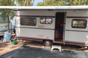 Caravan Fendt 4 posti letto.