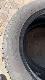 Gomme auto estive