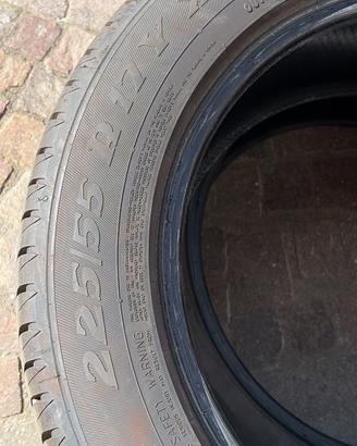 Gomme auto estive