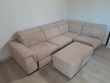 Divano angolare con chaise longue e letto