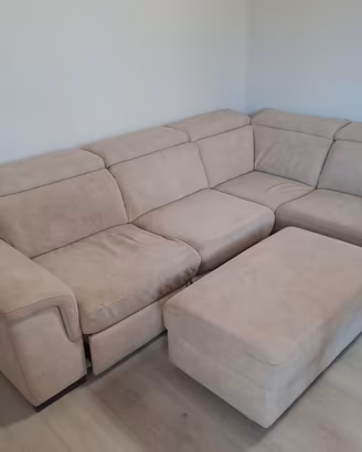 Divano angolare con chaise longue e letto