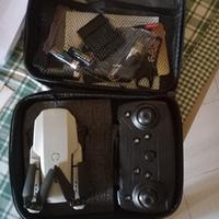 Drone con fotocamera e 3 batterie