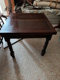 tavolo  in stile 