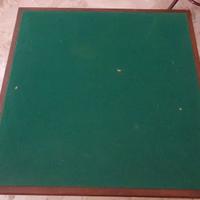 tavolo da gioco quadrato in legno,  usato.