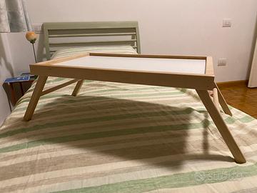 Vassoio da letto pieghevole in legno e bianco