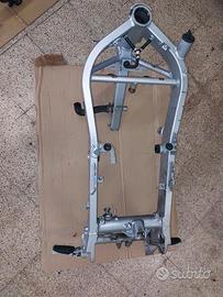 telaio bmw f650cs scarver del 2003 targato