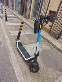 Monopattino Scooter elettrico NIU KQi3 Sport 9.5