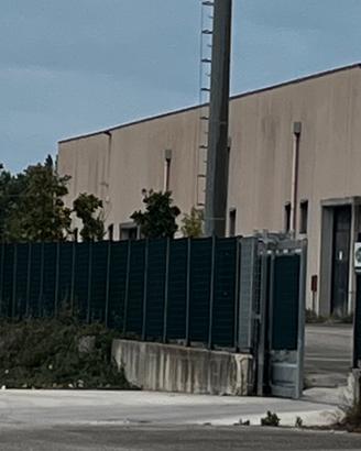 Capannoni industriali 600mq-900mq altezza 10 metri