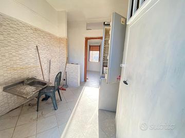 Bilocale ARREDATO Pressi Via Domitiana MAF19