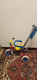 triciclo a spinta e pedali