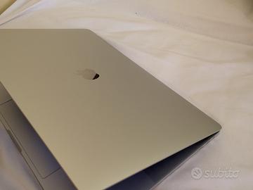 MacBook Pro 15'' con TouchBar 16GB di RAM