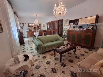 Appartamento più garage e cantina zona Perpignano