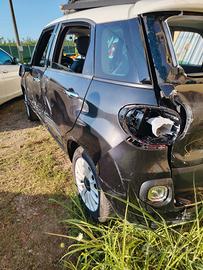 Fiat 500L incidentata