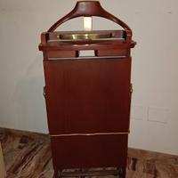 Servomuto appendiabiti da camera