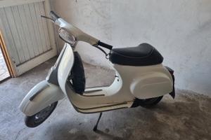 Piaggio Vespa 50 Special (V5B3) - 1972