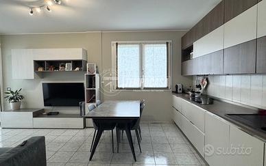 RIF. 560 - TRILOCALE RECENTE ULTIMO PIANO CON TERR