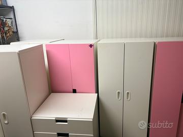 Armadietti e comodino