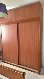 Armadio scorrevole senza mensole