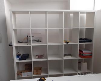 Scaffale squadrettato