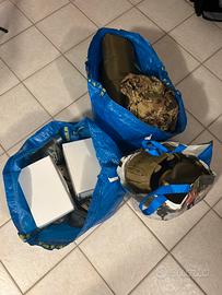 Svuoto cantina articoli militari