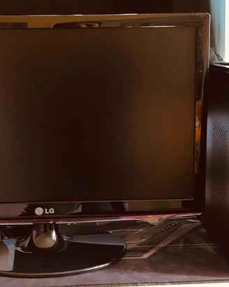 PC Packard Bell SSD 1TB, RAM 16GB, Monitor LG 21”