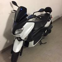 X Max 250 scooter