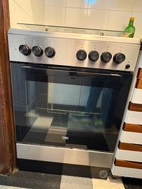 cucina Beko + credenza/vetrina