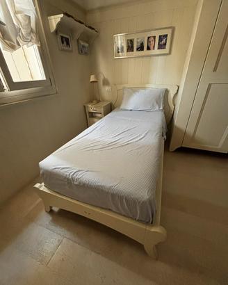 Letto singolo Minacciolo con comodino