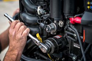 Manutenzione motori fuoribordo e entrofuoribordo