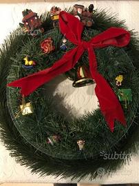 Ghirlanda Natalizia con trenino elettrico e luci